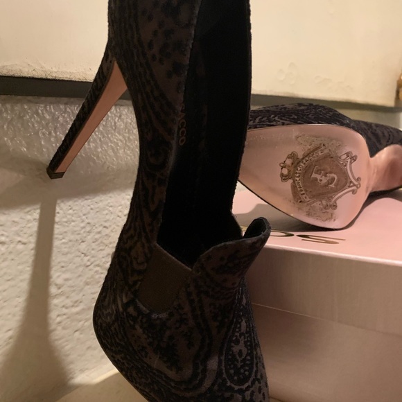 NWT Love these shoes! SZ.7 very comfortable - Picture 7 of 8